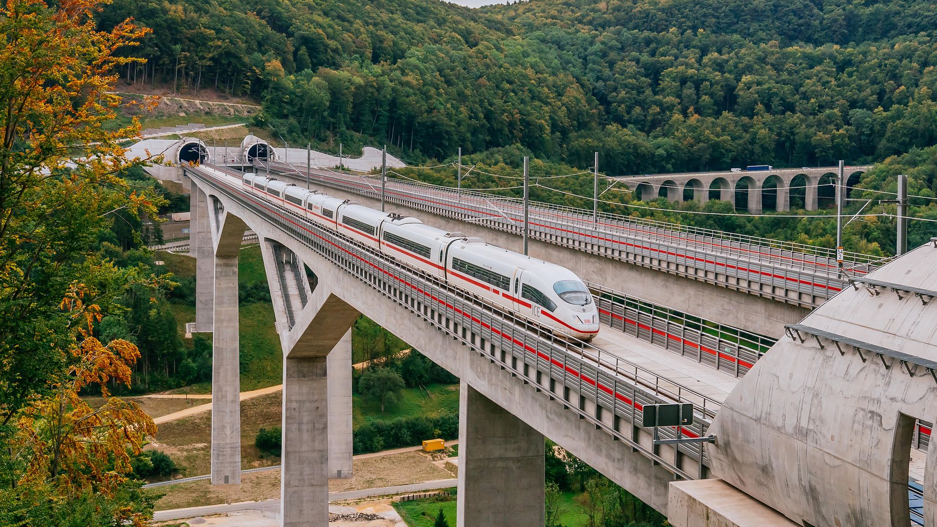 ICE auf der Schnellfahrstrecke Wendlingen–Ulm